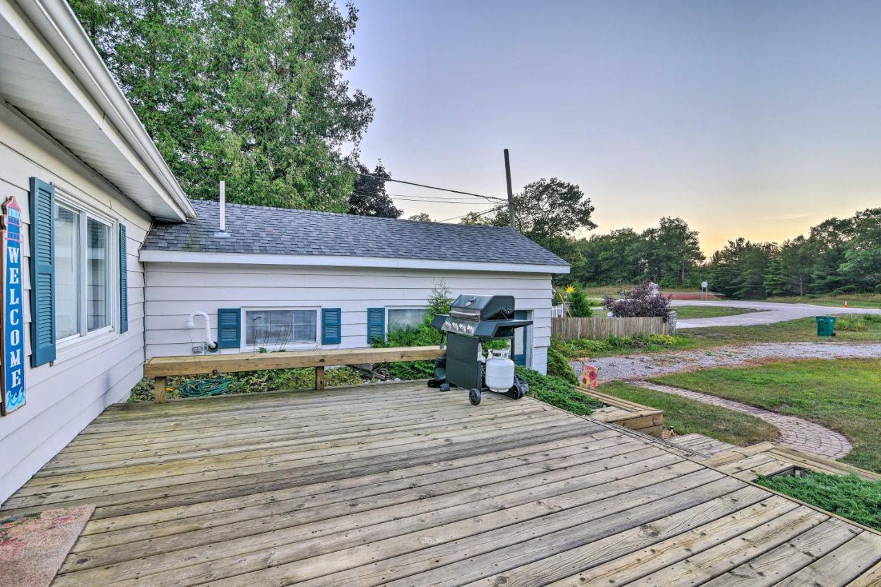 East Tawas Cabin With Lake Huron Access And Views Dış mekan fotoğraf